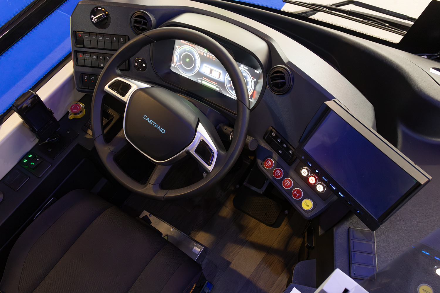 Португалия, Caetano e.City Gold № [EV 8.5M]; Бельгия — Busworld Europe 2025