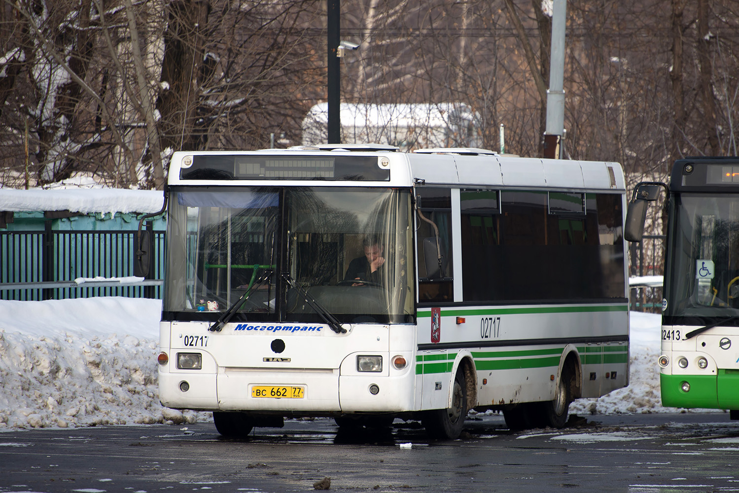 Москва, ПАЗ-3237-01 № 02717 Москва, ПАЗ-3237-01 № 02717