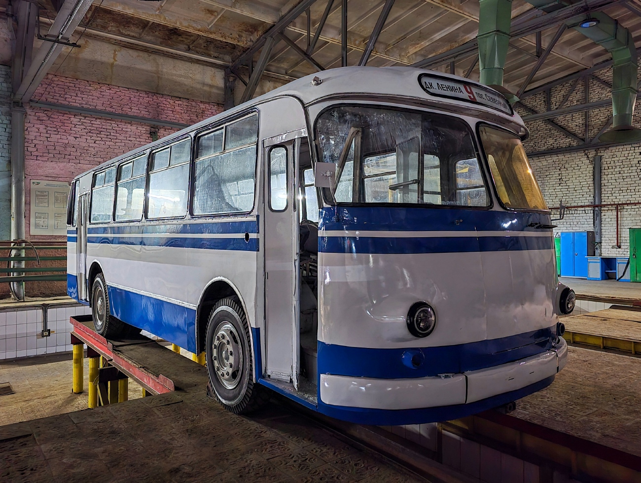 Татарстан, ЛАЗ-695М № 111; Татарстан — Автопарки; Татарстан — Разные фотографии