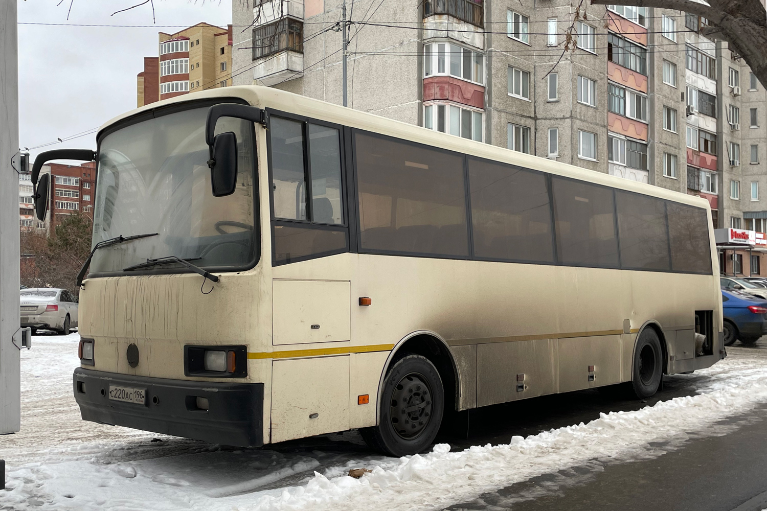 Свердловская область, ЛАЗ-4207JT "Лайнер-10" № С 220 АС 196