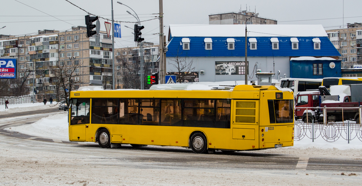 Киев, МАЗ-203.015 № 8233