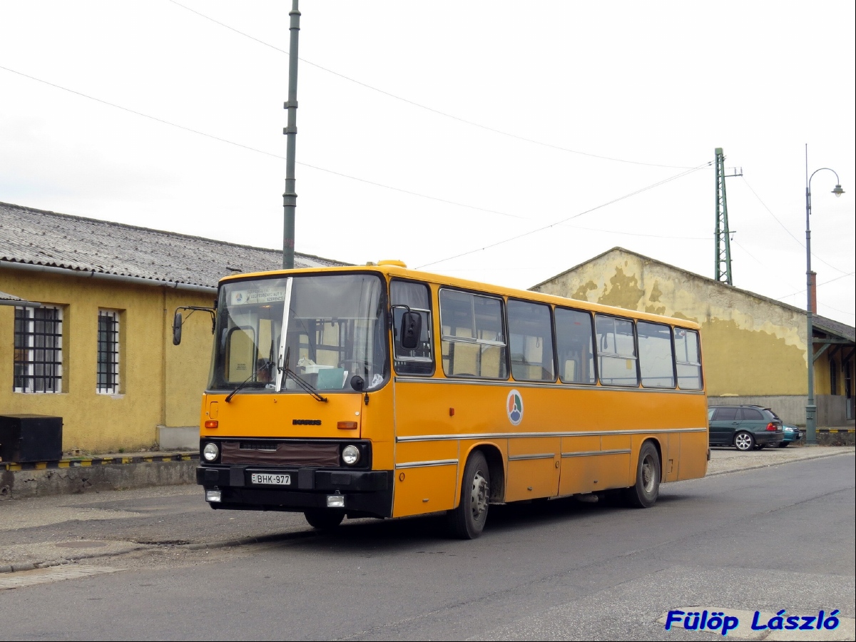 Hungary, Ikarus 260.32 # BHK-977