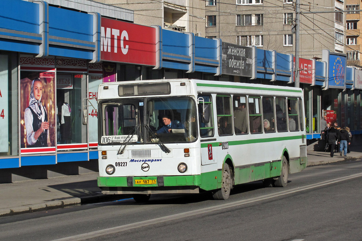 Moscow, LiAZ-5256.25 # 09227