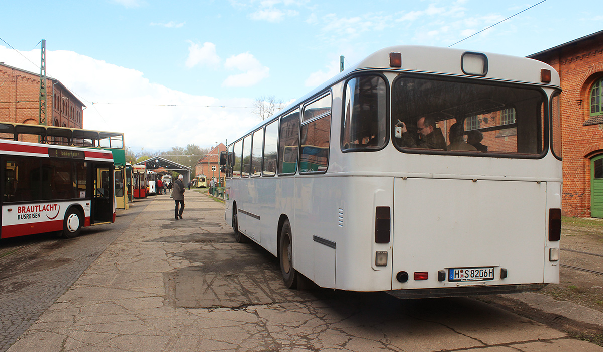 Нижняя Саксония, MAN 193 SÜ240 № H-S 8206H; Нижняя Саксония — Bustreffen Wehmingen Hannoversches Straßenbahnmuseum 17.04.2016