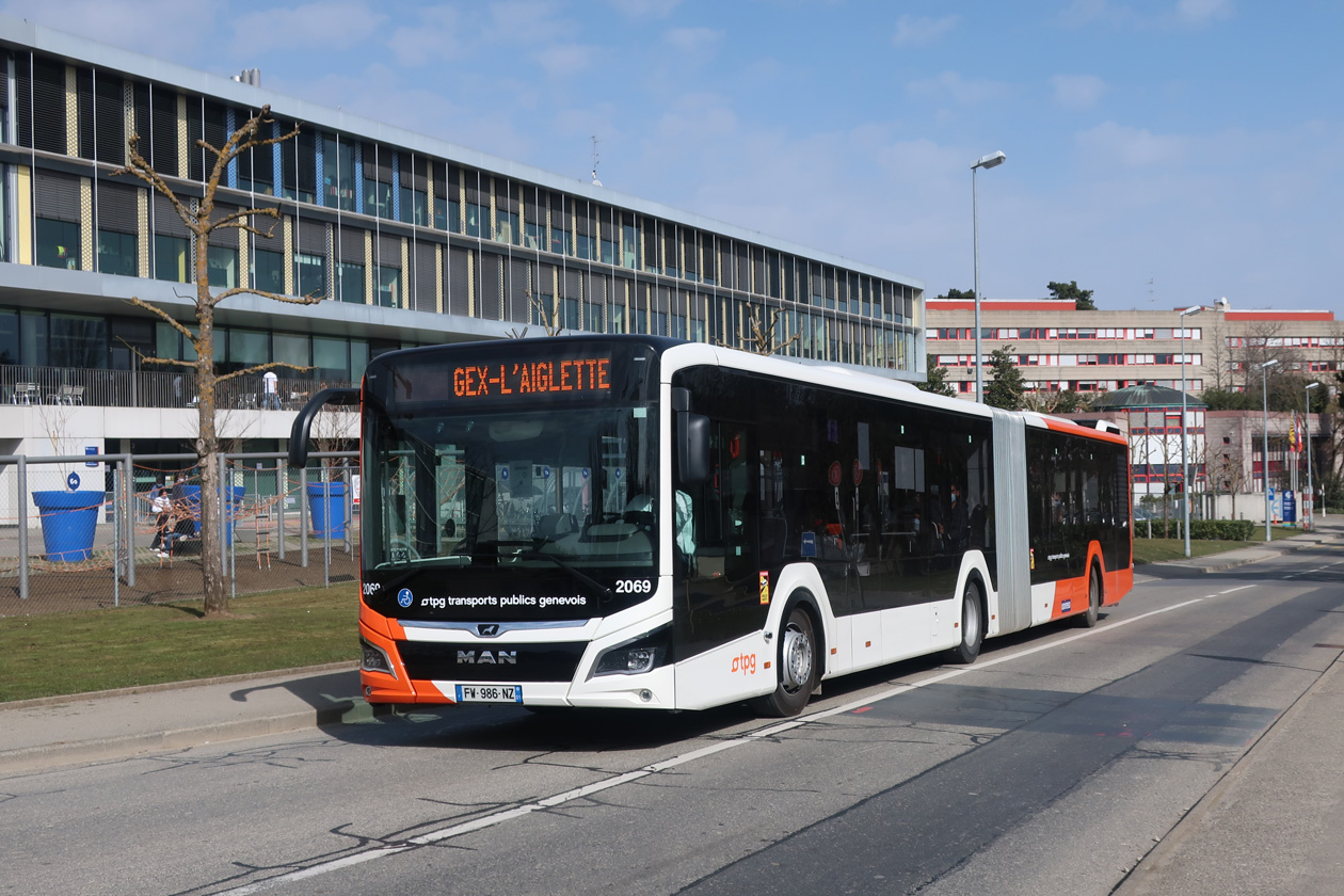 Франция, MAN 18C Lion's City 18 NG360 EfficientHybrid № 651 U