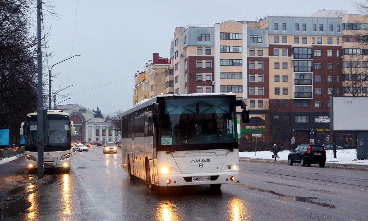 Leningrad region, Higer A80 # 223; Leningrad region, LiAZ-525110-10 # О 023 ЕС 47