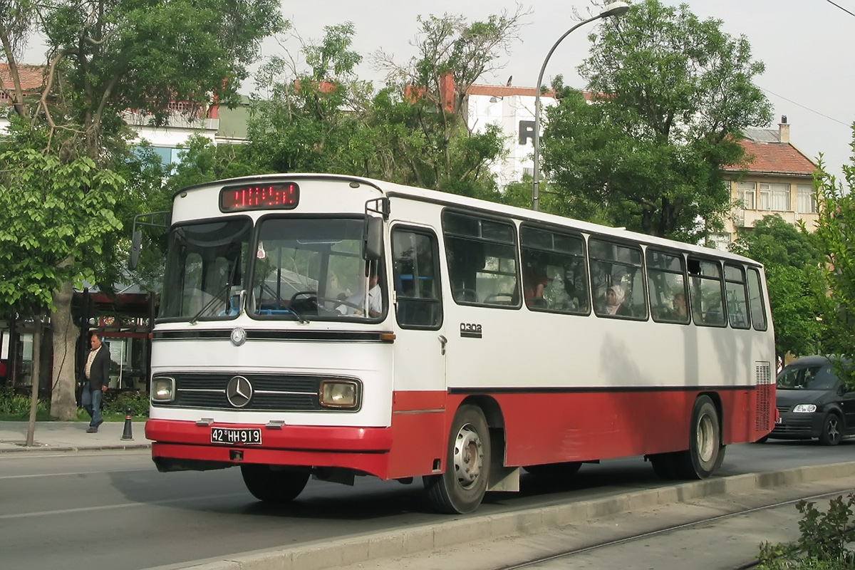 Türkei, Otomarsan Mercedes-Benz O302 Nr. 42 HH 919