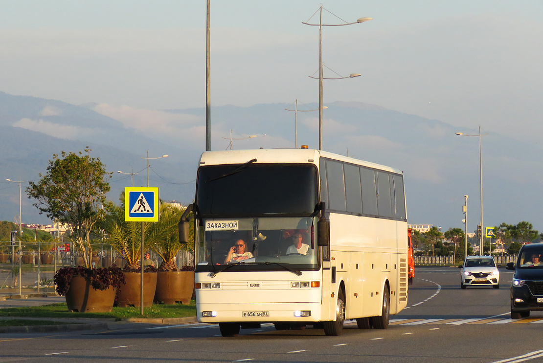 Республика Крым, EOS 200 № Е 656 АН 82