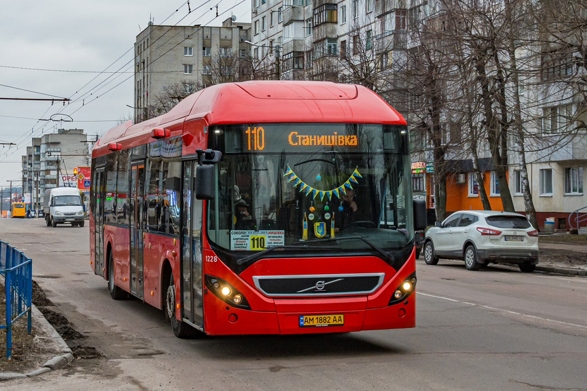 Житомирская область, Volvo 7900 Hybrid № AM 1882 AA