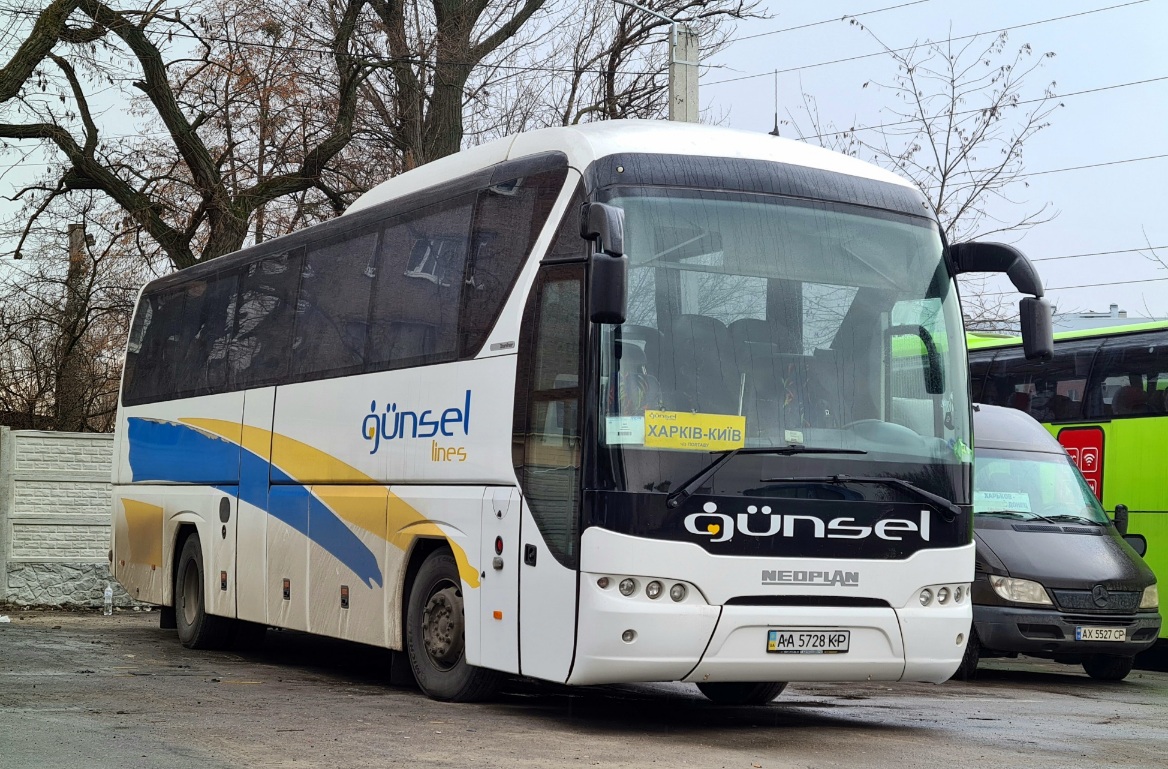 Киев, Neoplan P21 N2216SHD Tourliner № AA 5728 KP