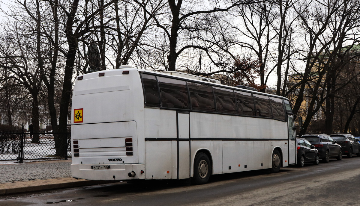 Санкт-Петербург, Carrus Regal № Е 131 УТ 178
