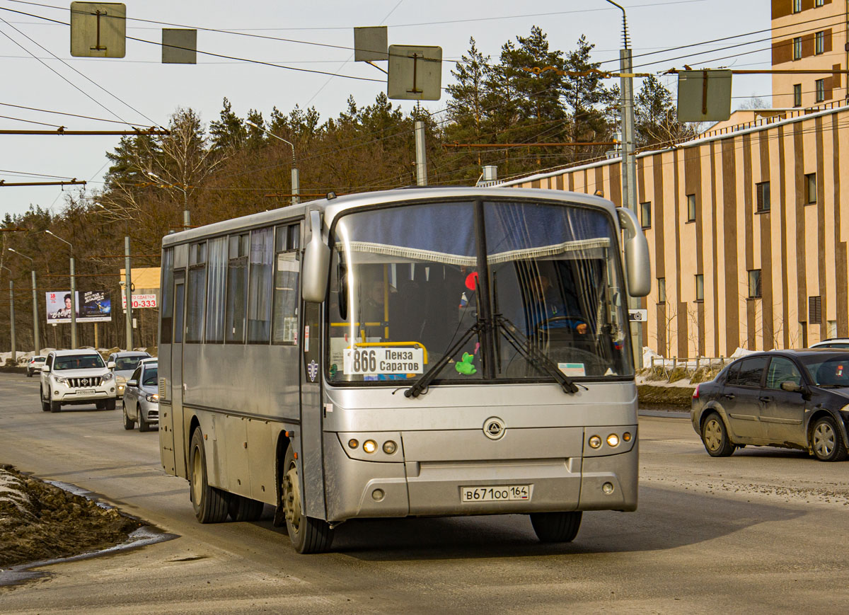 Саратовская область, КАвЗ-4238-52 № В 671 ОО 164