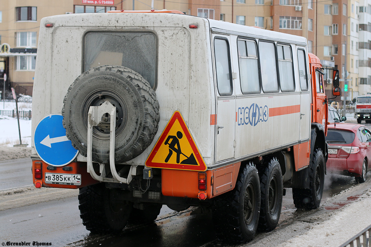 Саха (Якутия), НефАЗ-4208-11-13 № В 385 КК 14