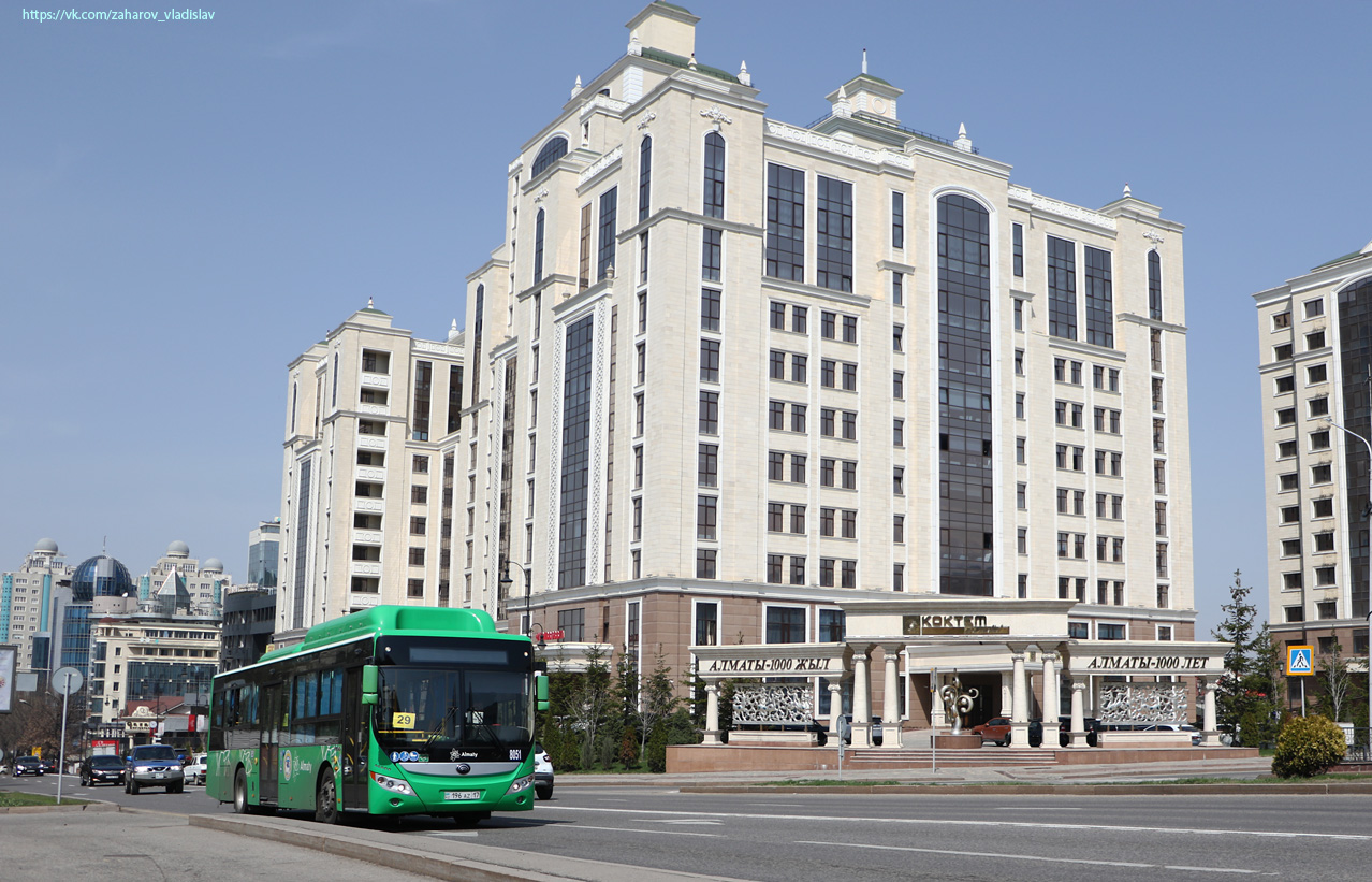 Алматы, Yutong ZK6118HGA № 8051