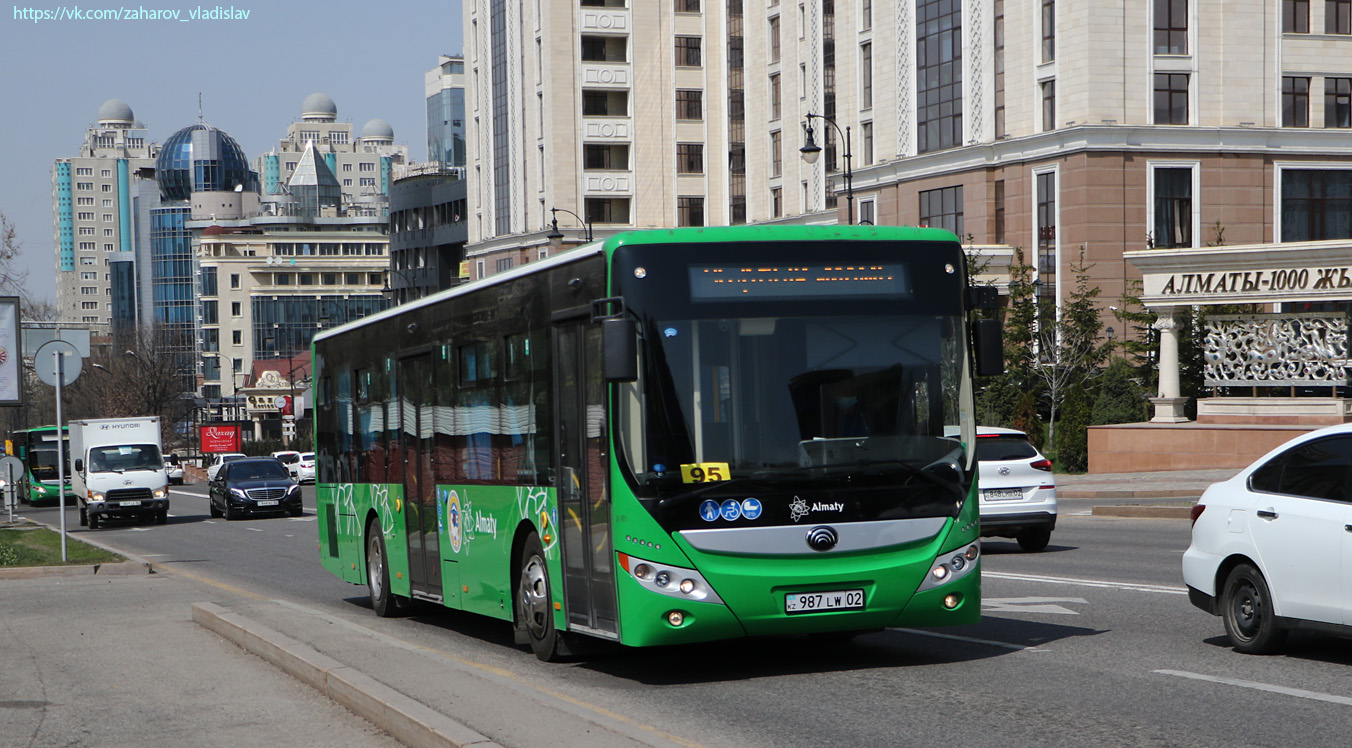 Алматы, Yutong ZK6118HGA (СарыаркаАвтоПром) № 987 LW 02