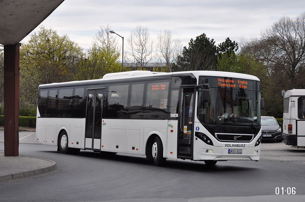 Венгрия, Volvo 8900 № MXU-923