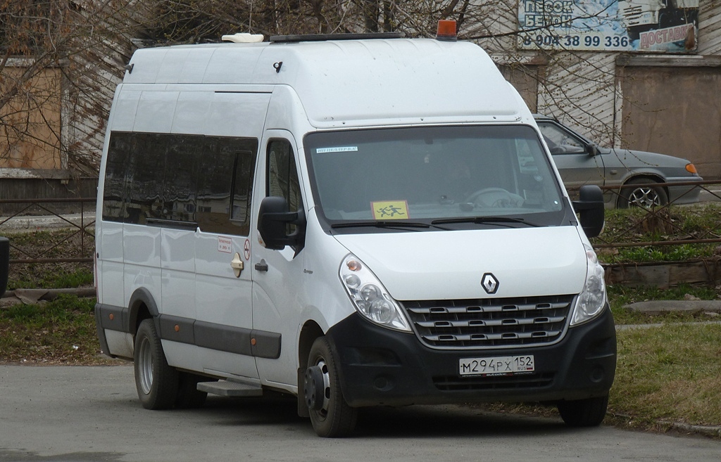 Свердловская область, Renault Master III № М 294 РХ 152