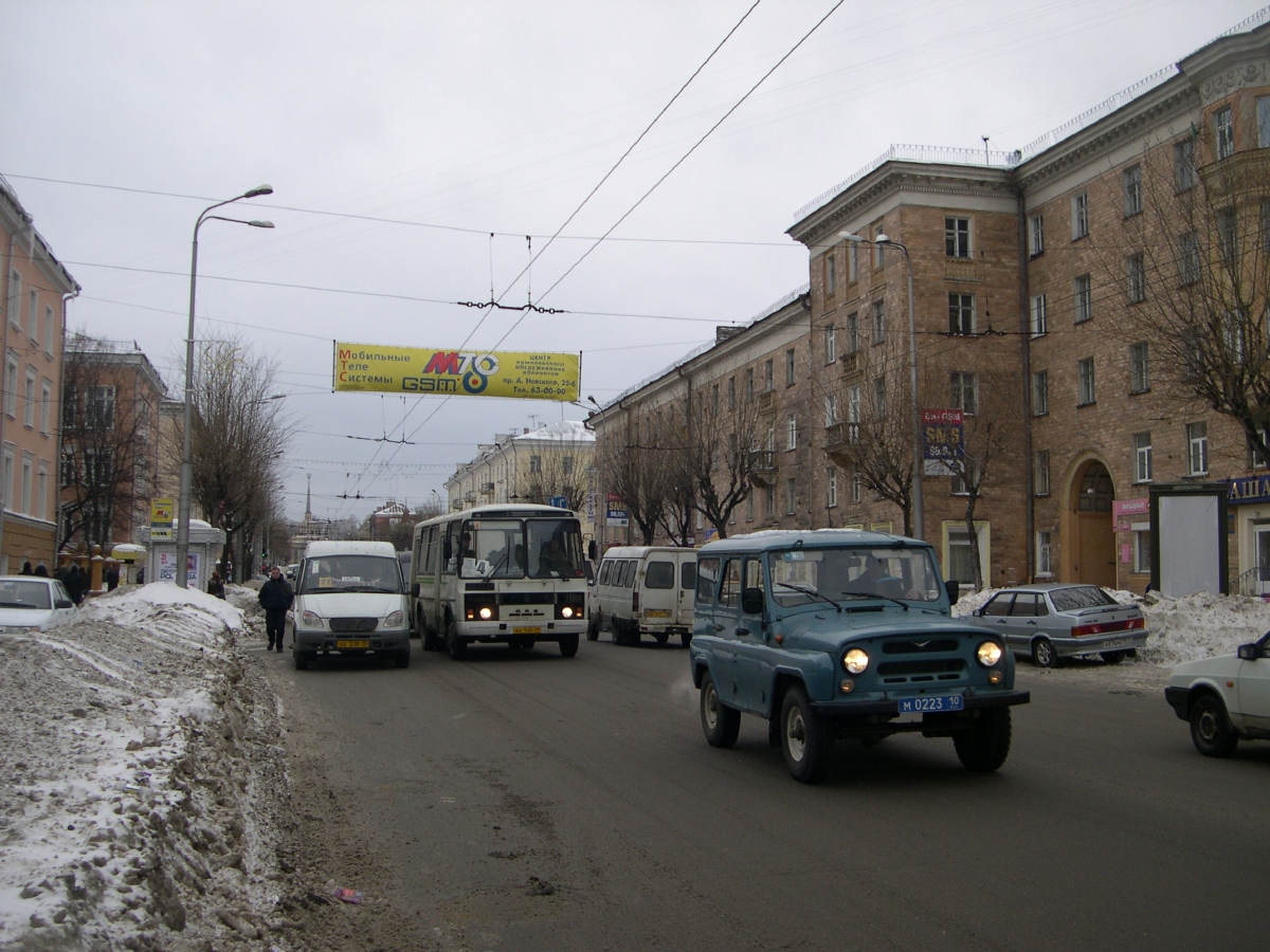 Карелия, ПАЗ-32054-07 № АА 140 29; Карелия, ГАЗ-322131 (X89-BF3) № АВ 308 10