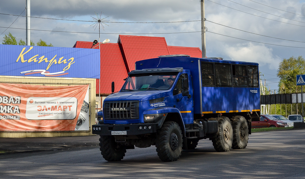 Кемеровская область - Кузбасс, Урал-3255* № М 944 КО 142