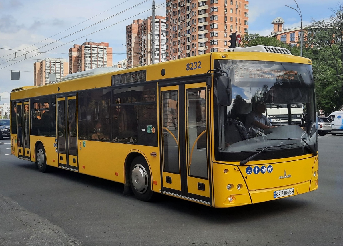 Киев, МАЗ-203.015 № 8232