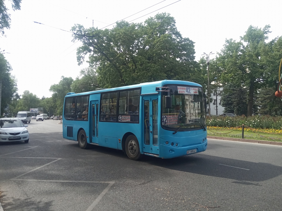 Кыргызстан, Yaxing JS6811GH № 01 690 AJ