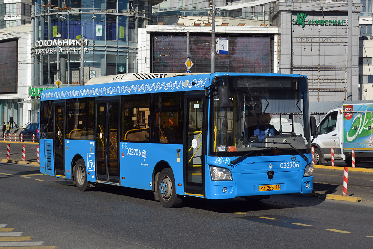 Moszkva, LiAZ-4292.60 (1-2-1) sz.: 032706