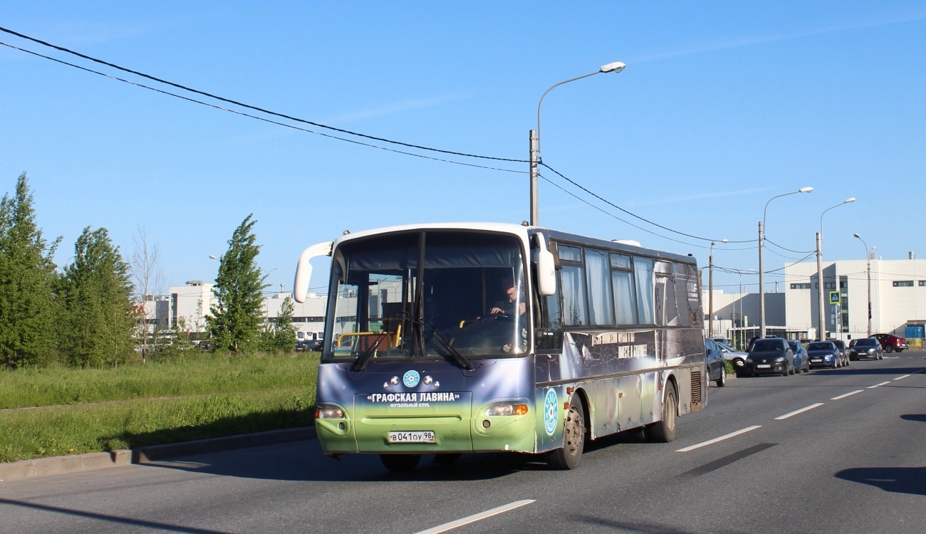 Санкт-Петербург, КАвЗ-4238-00 № В 041 ОУ 98