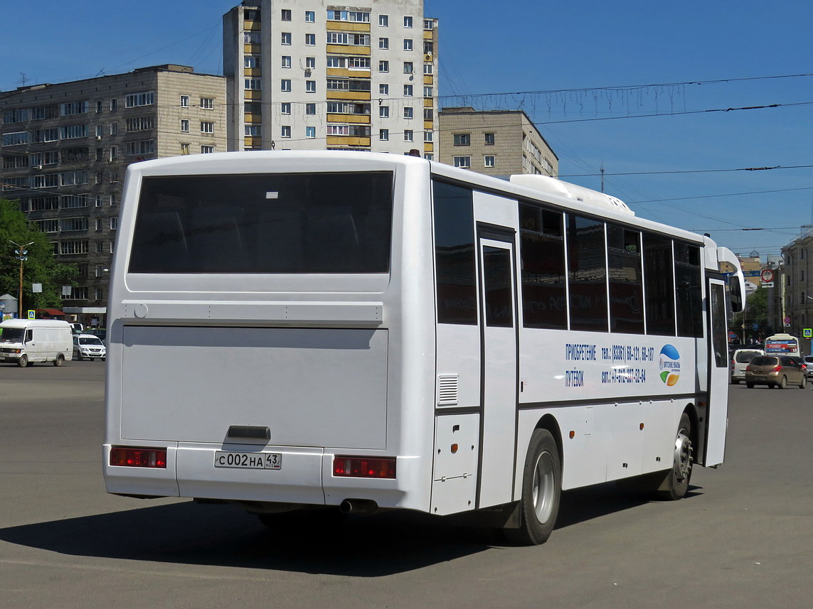 Кировская область, КАвЗ-4238-61 № С 002 НА 43