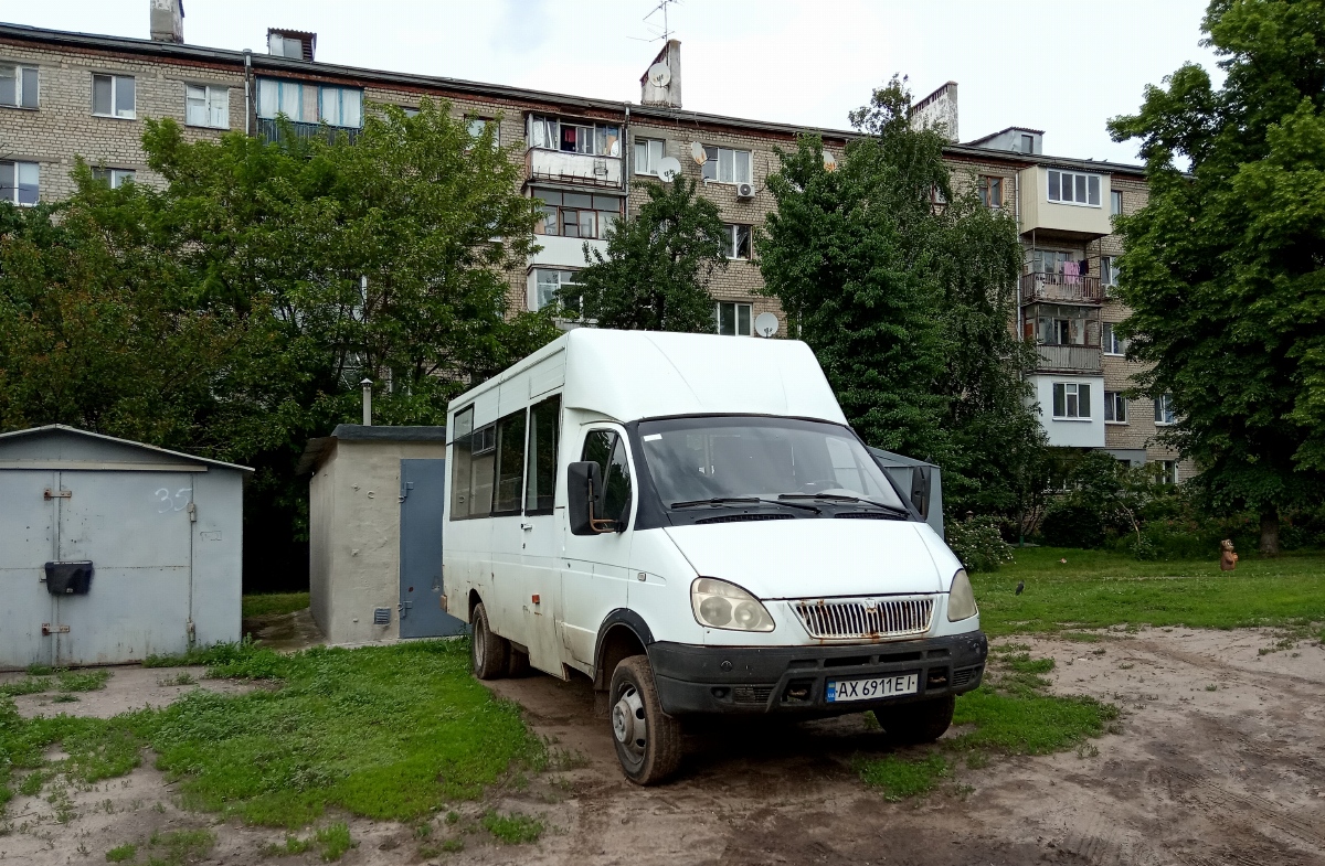 Kharkov region, Ruta SPV-17 Nr. AX 6911 EI