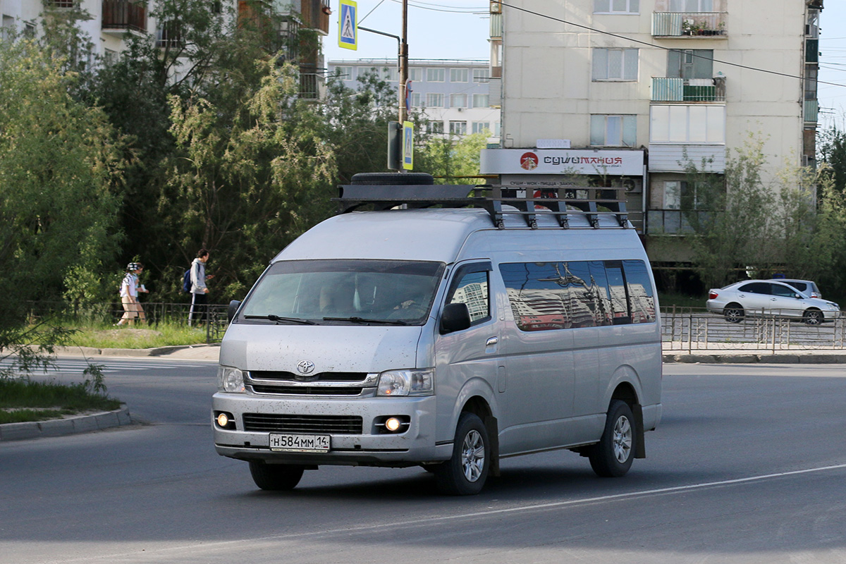 Саха (Якутия), Toyota HiAce TRH223L № Н 584 ММ 14