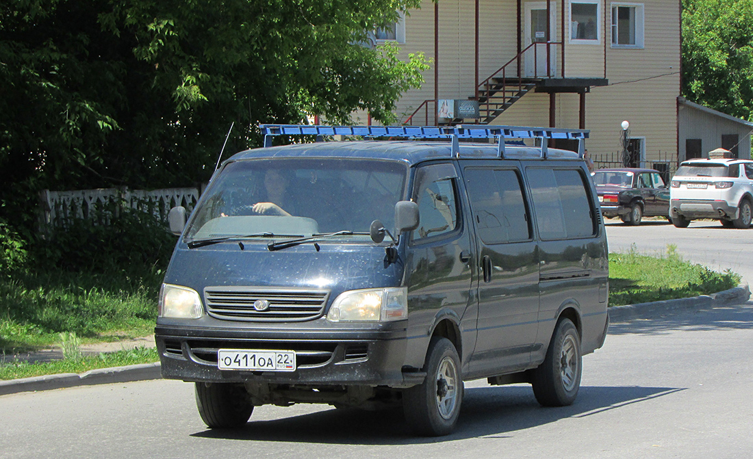 Алтайский край, Toyota HiAce (IV H100) № О 411 ОА 22
