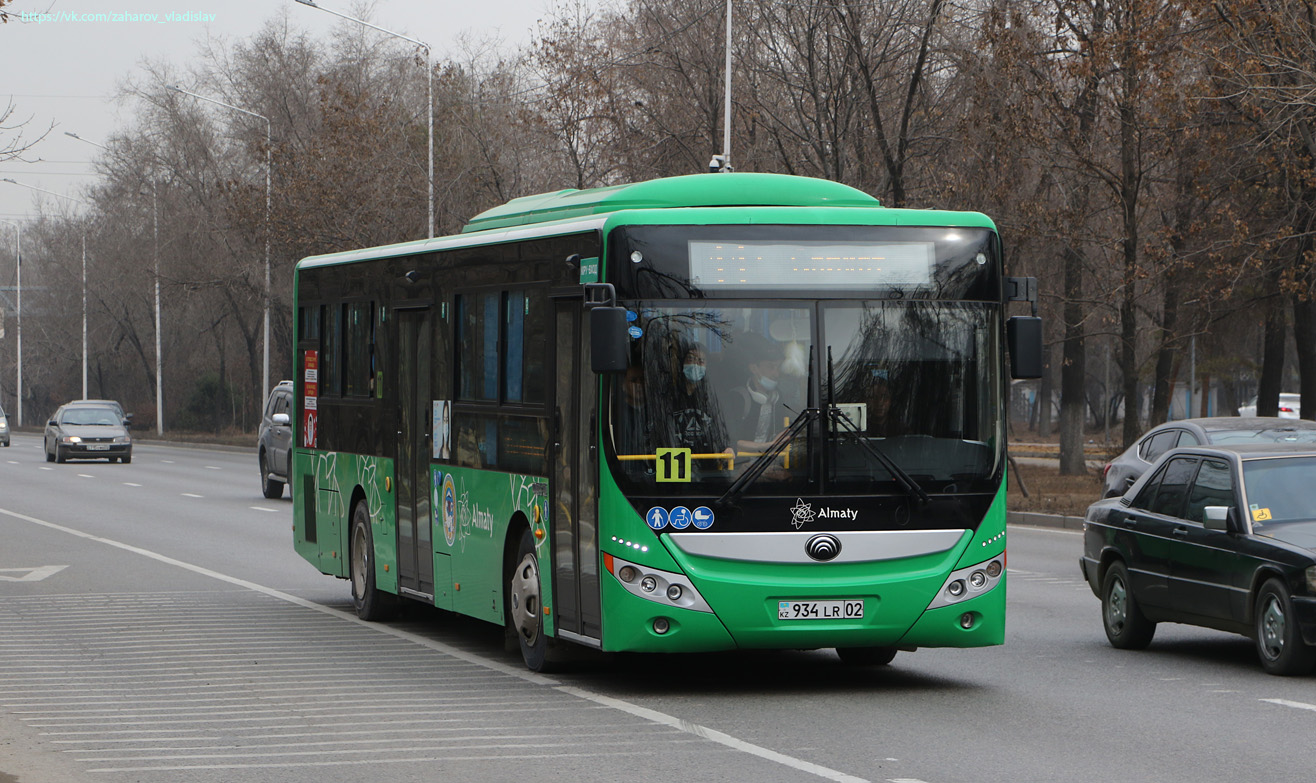 Алматы, Yutong ZK6118HGA № 934 LR 02