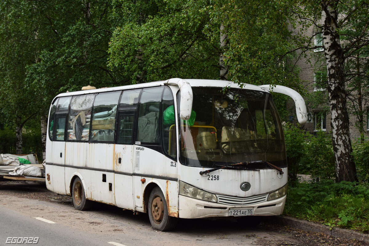 Архангельская область, Yutong ZK6737D № Т 221 АЕ 55
