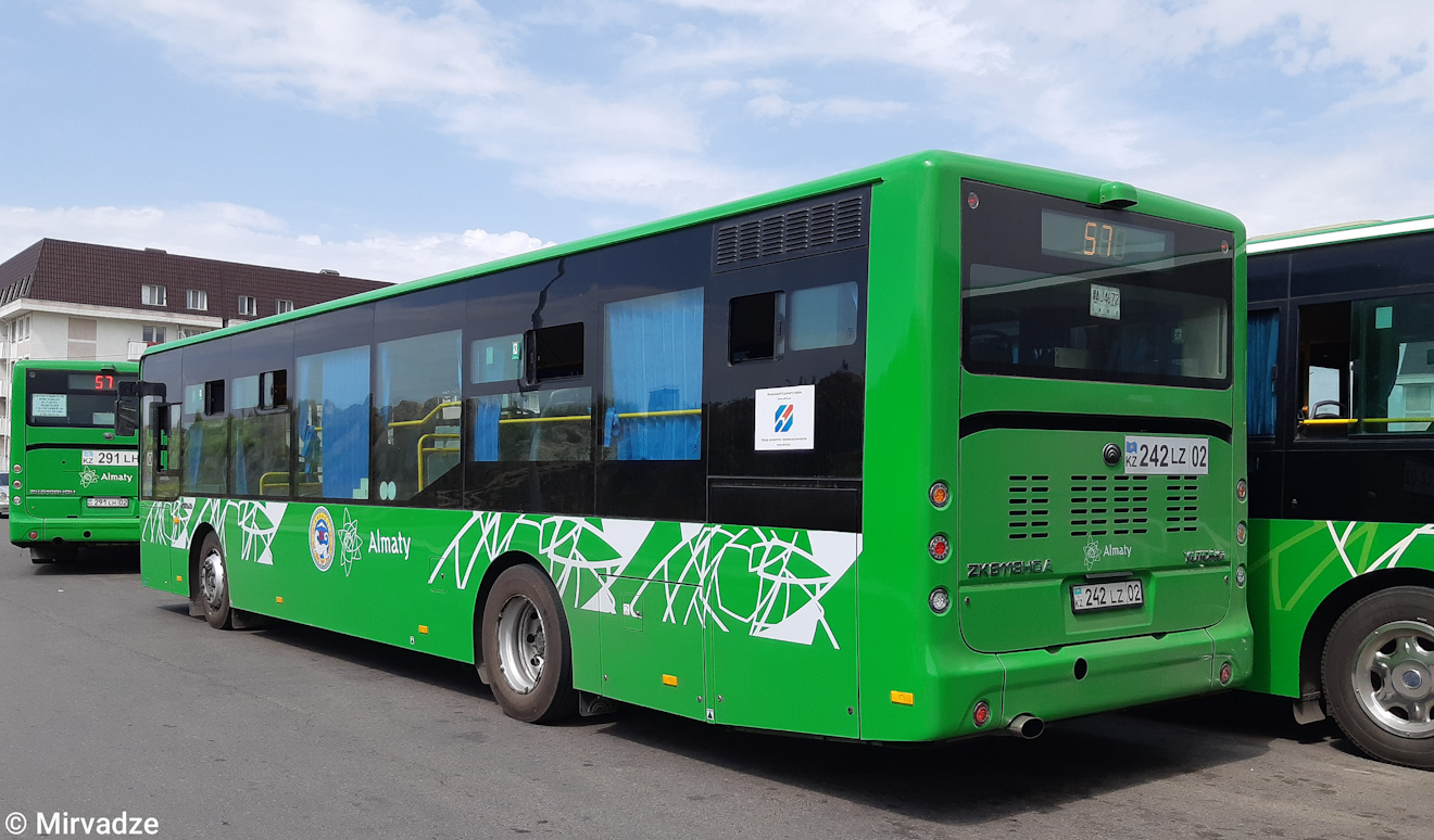 Алматы, Yutong ZK6118HGA (СарыаркаАвтоПром) № 242 LZ 02
