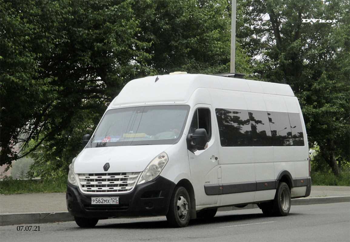 Приморский край, Renault Master (NIAF, НиАЗ) № Р 562 МХ 125
