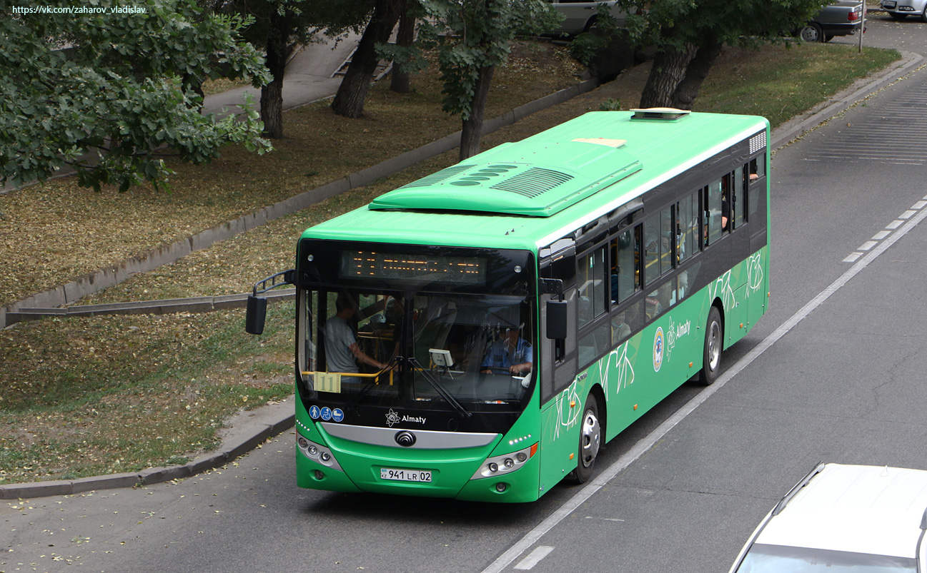 Алматы, Yutong ZK6118HGA № 941 LR 02