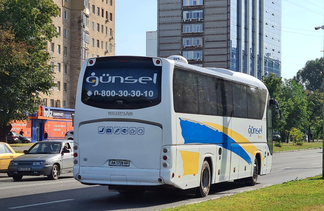 Киев, Neoplan P21 N2216SHD Tourliner № AA 5728 KP