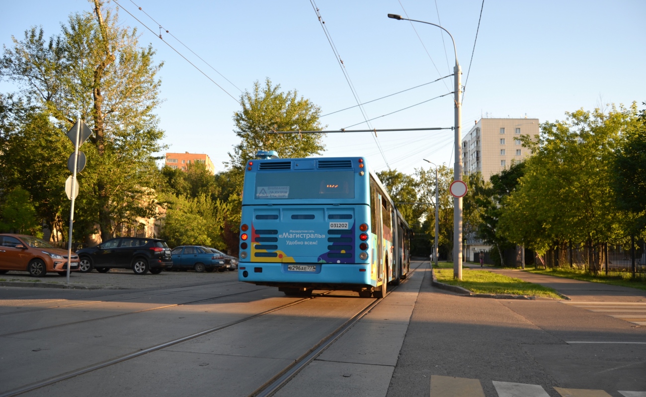 Москва, ЛиАЗ-6213.22-01 № 031202