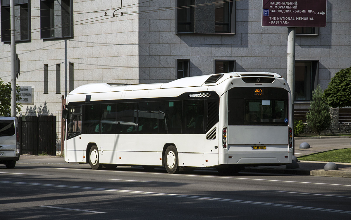 Киев, Volvo 7700 Hybrid № AA 8810 AA