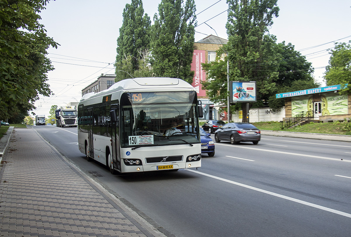 Киев, Volvo 7700 Hybrid № AA 8810 AA