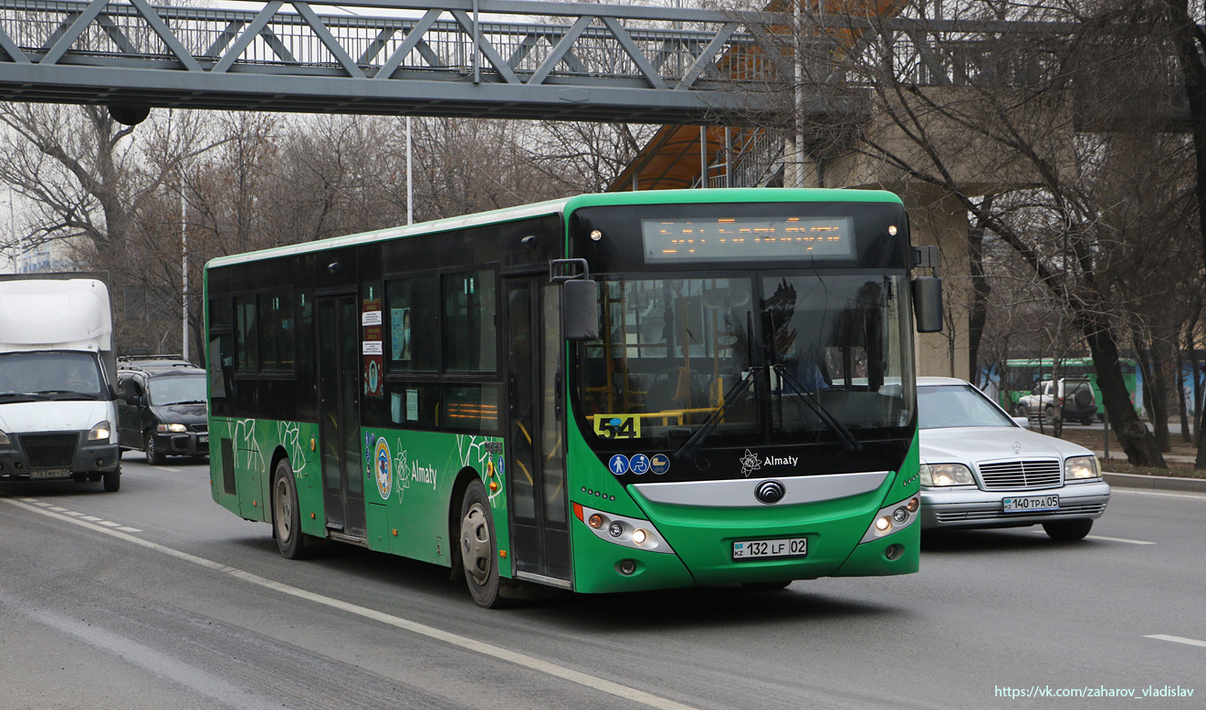 Алматы, Yutong ZK6118HGA № 132 LF 02