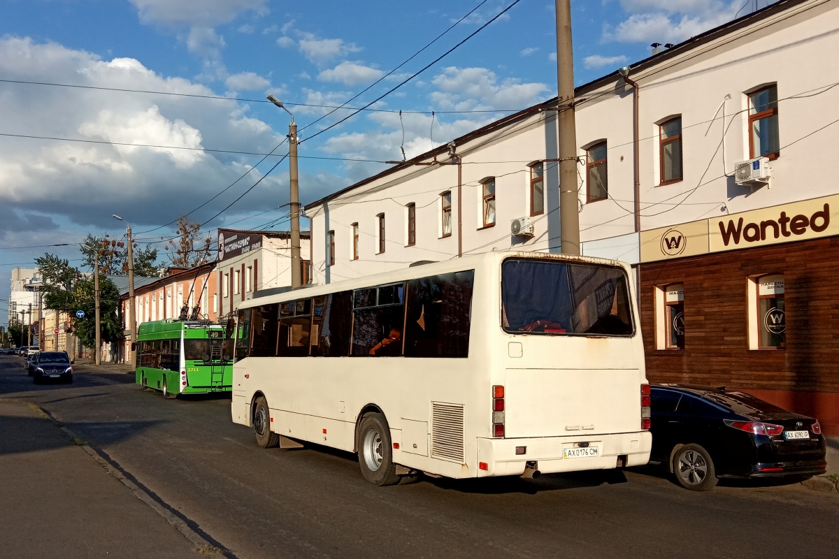 Харьковская область, ЛАЗ-4207JN "Лайнер-10" № AX 0176 CM