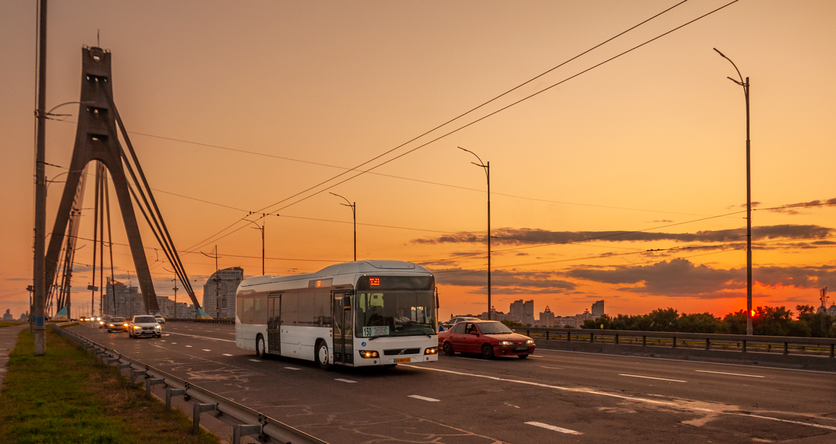 Киев, Volvo 7700 Hybrid № AA 8808 AA; Киев — Разные фотографии