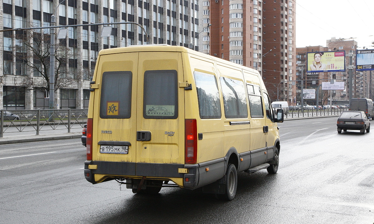 Санкт-Петербург, София-3011 (IVECO Daily) № В 195 МК 98