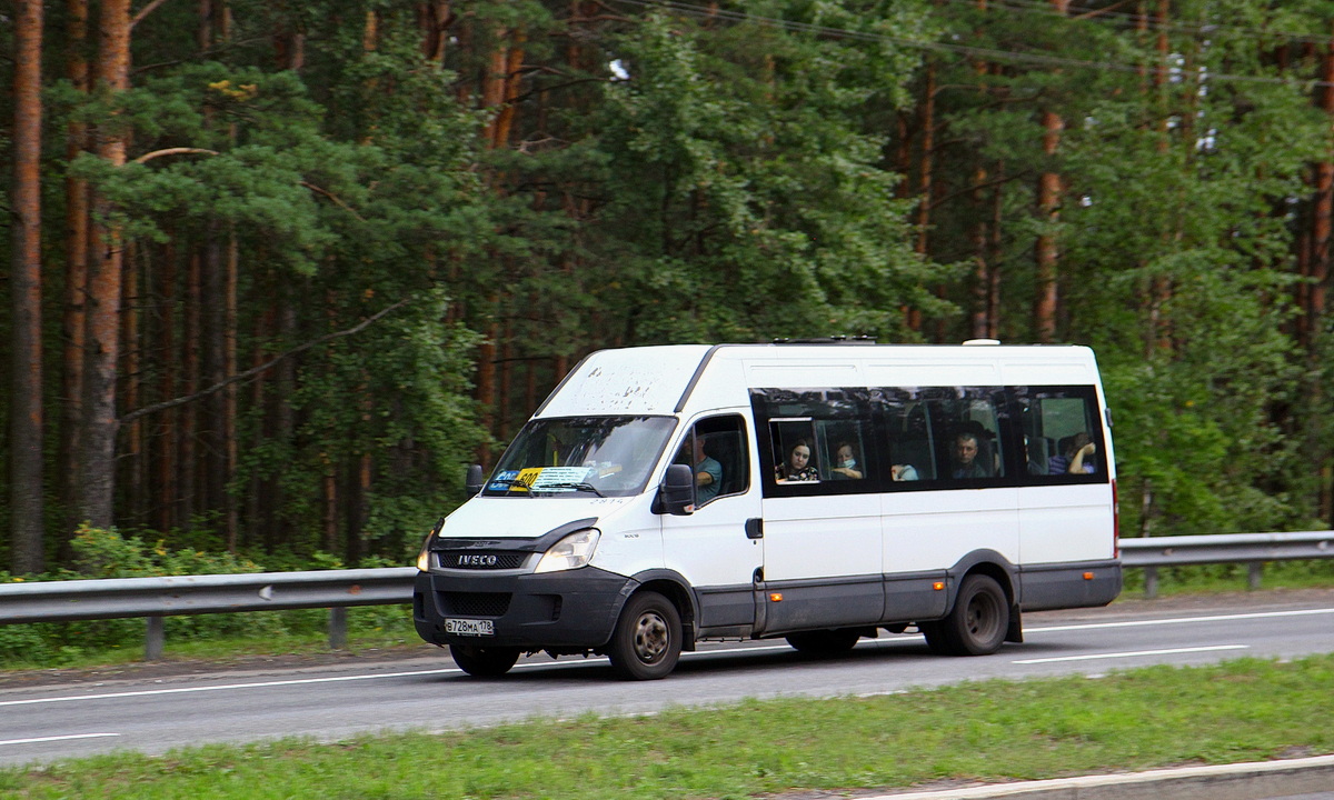 Санкт-Петербург, Нижегородец-2227UU (IVECO Daily) № В 728 МА 178