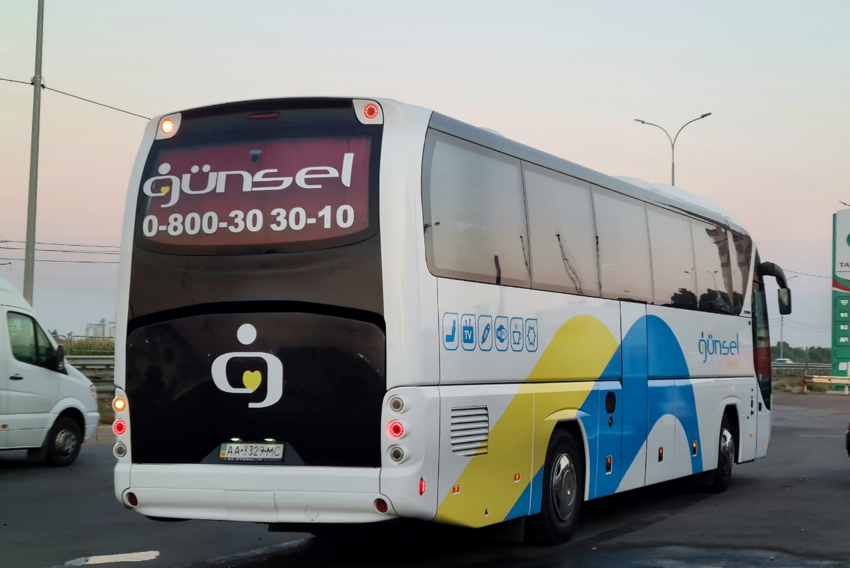 Киев, Neoplan P21 N2216SHD Tourliner № AA 3329 MC