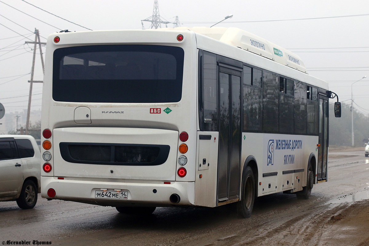 Саха (Якутия), НефАЗ-5299-11-56 № М 642 МЕ 14