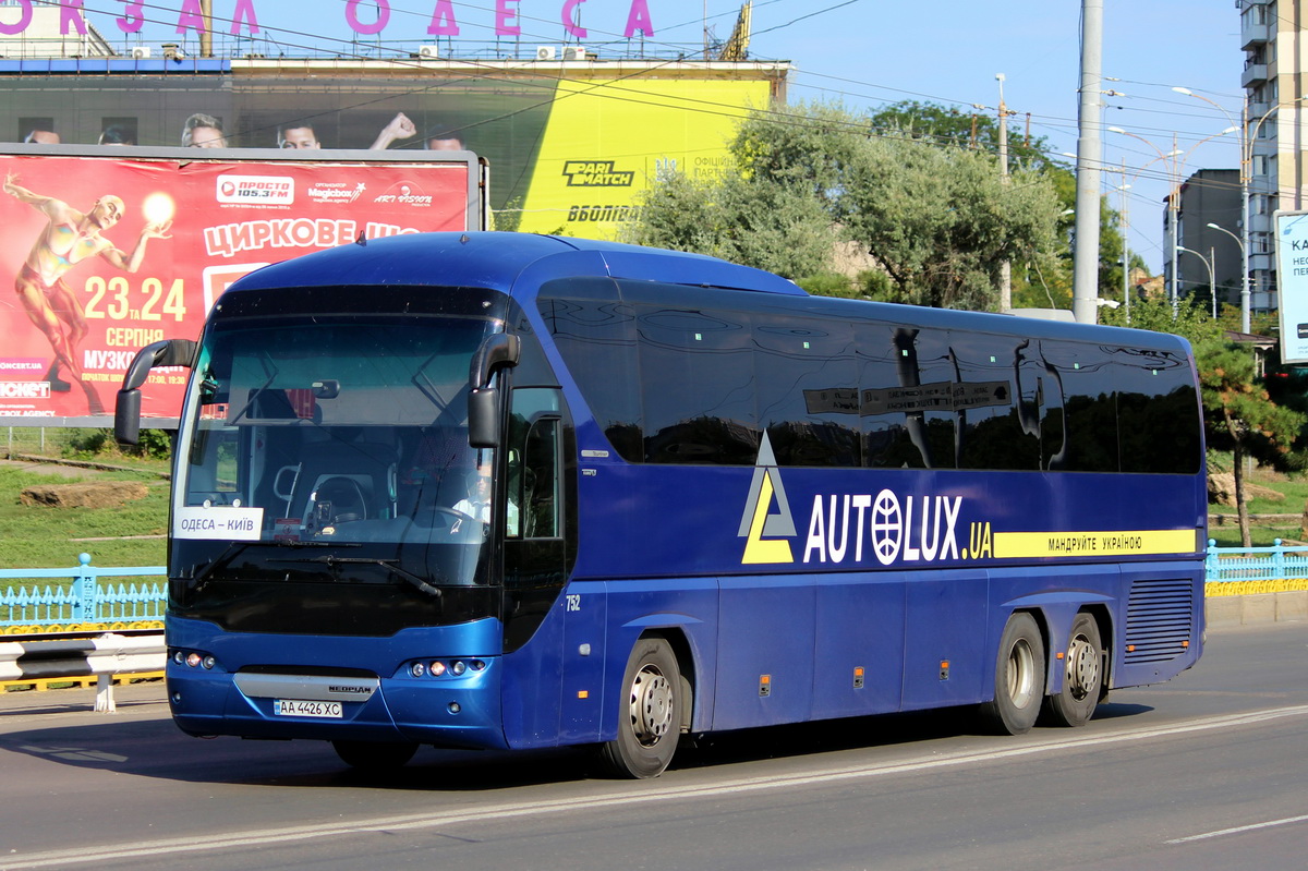 Киев, Neoplan P22 N2216/3SHDL Tourliner L № 752