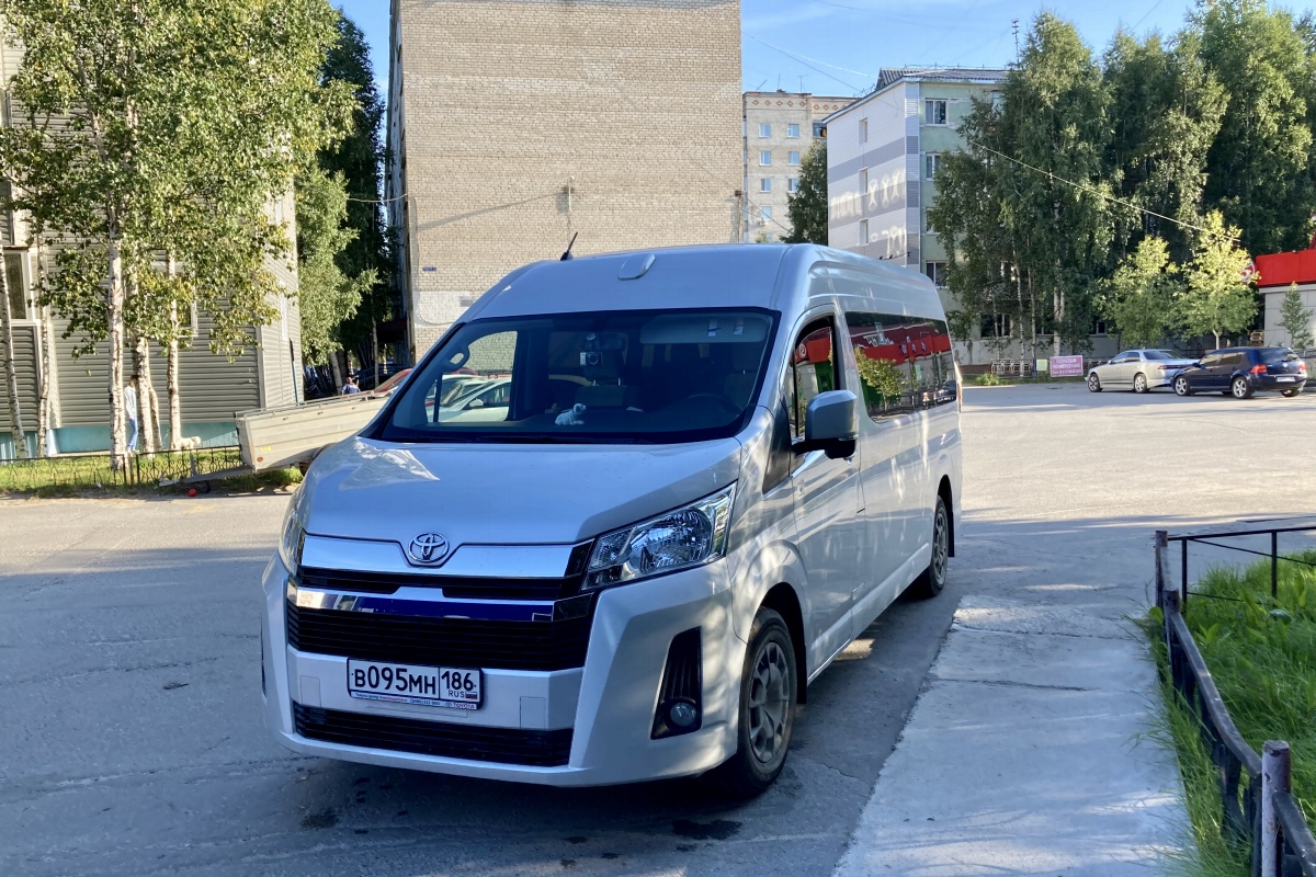 Ханты-Мансийский АО, Toyota HiAce GDH322L № В 095 МН 186
