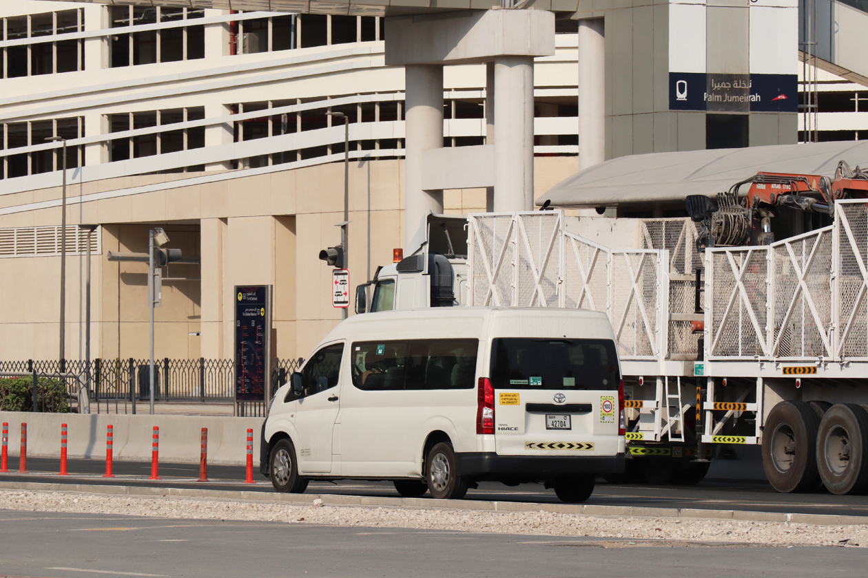 ОАЭ, Toyota HiAce (VI H300) № O 42704